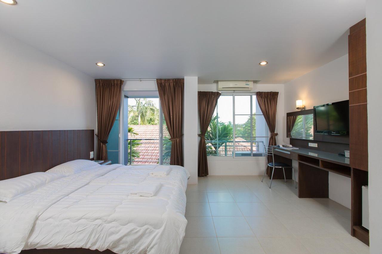 Готель Joan House Rawai Екстер'єр фото